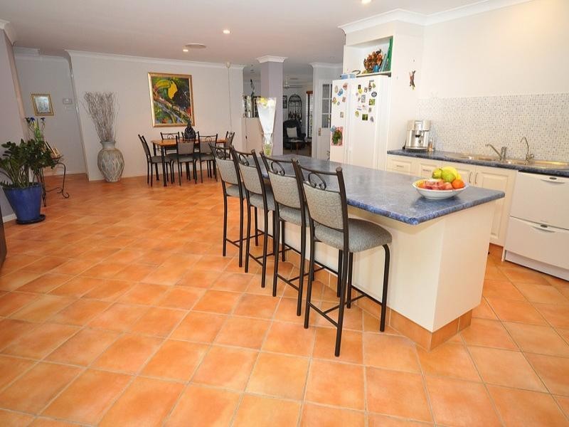 5 Orpington Court, Arundel QLD 4214