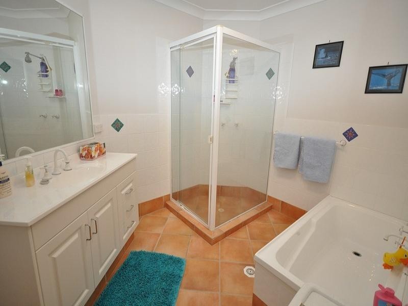 5 Orpington Court, Arundel QLD 4214