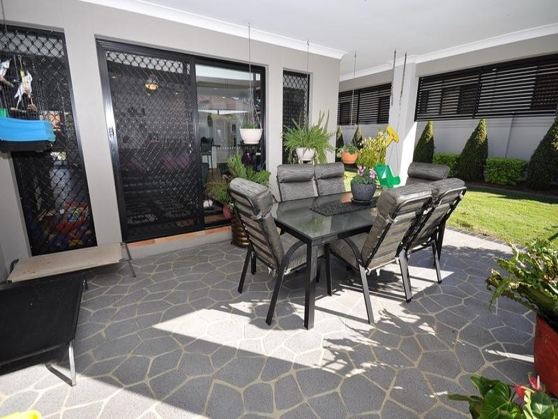 5 Orpington Court, Arundel QLD 4214