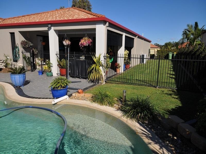 5 Orpington Court, Arundel QLD 4214