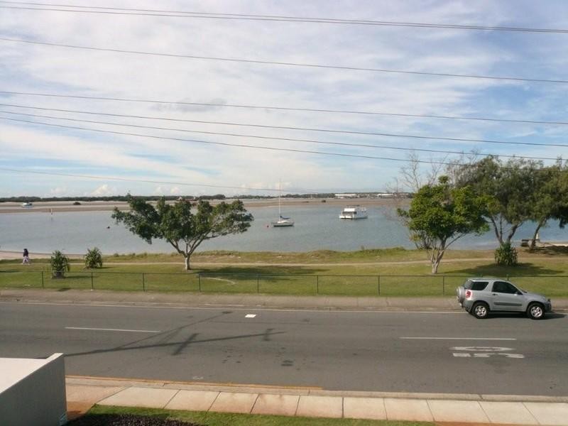 5/242 Marine Parade, Labrador QLD 4215