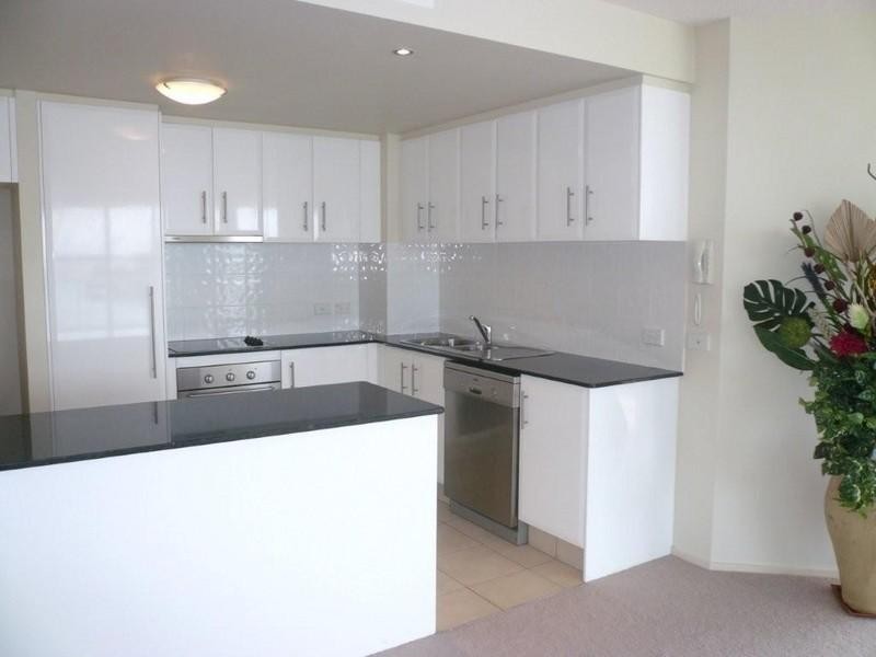 5/242 Marine Parade, Labrador QLD 4215