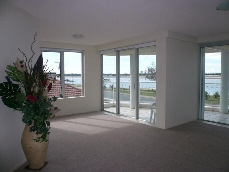 5/242 Marine Parade, Labrador QLD 4215