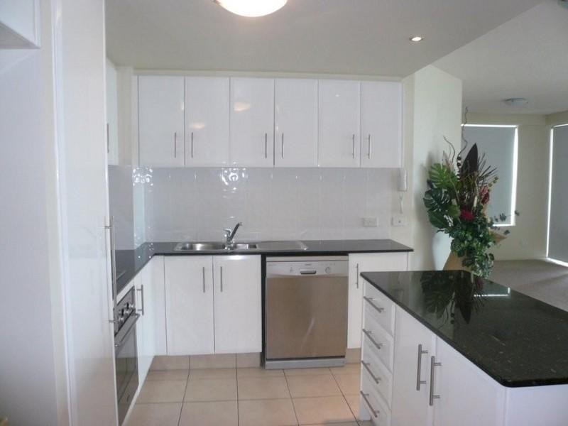 5/242 Marine Parade, Labrador QLD 4215