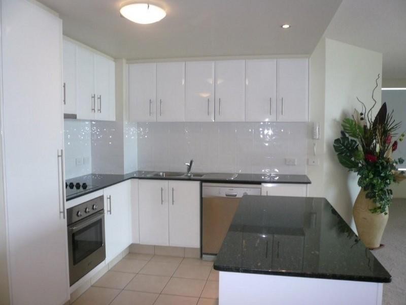 5/242 Marine Parade, Labrador QLD 4215