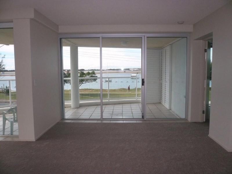 5/242 Marine Parade, Labrador QLD 4215