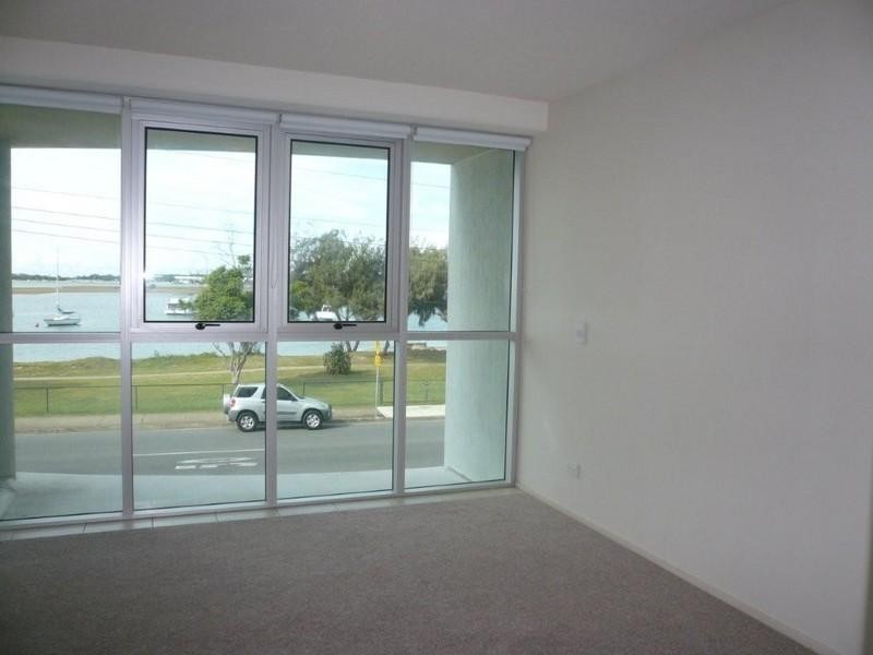 5/242 Marine Parade, Labrador QLD 4215