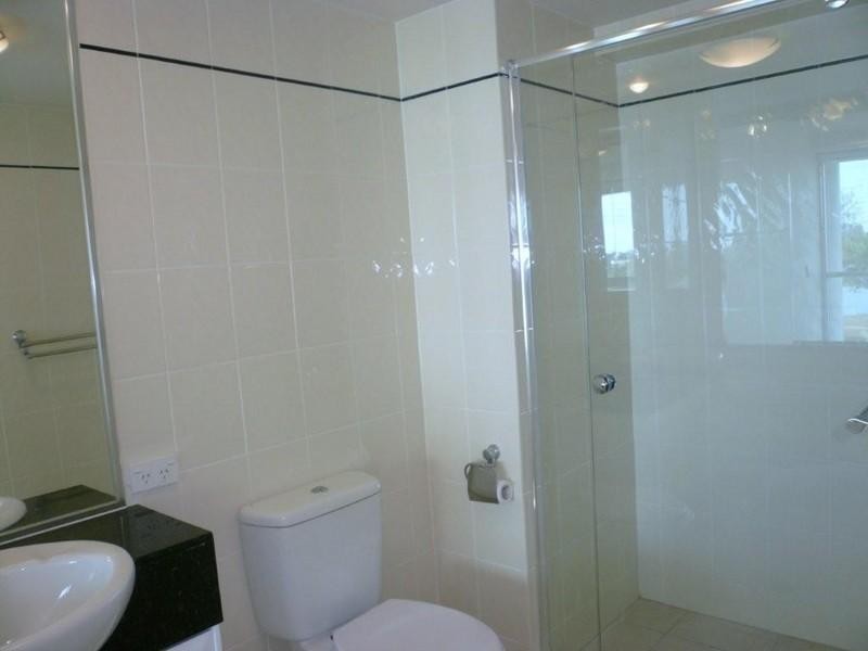 5/242 Marine Parade, Labrador QLD 4215