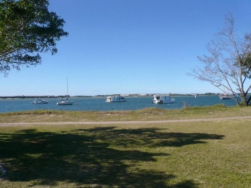 5/242 Marine Parade, Labrador QLD 4215