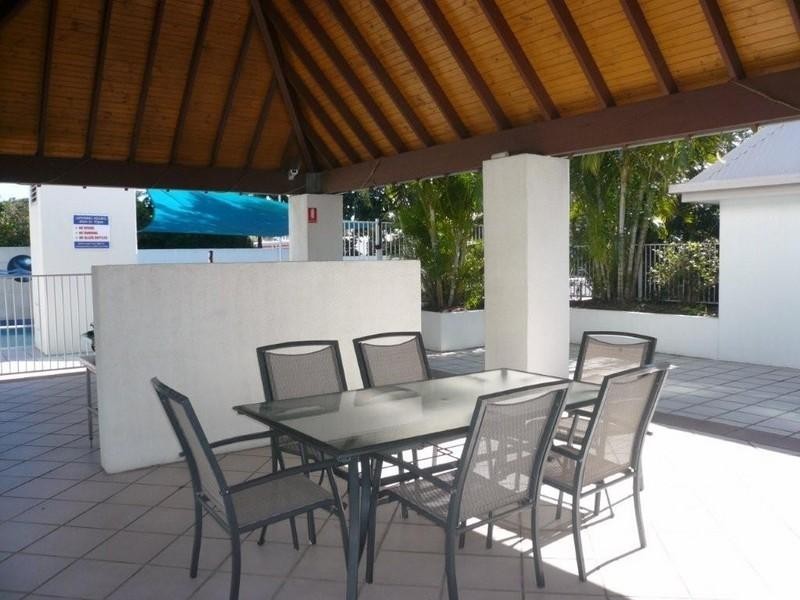 5/242 Marine Parade, Labrador QLD 4215