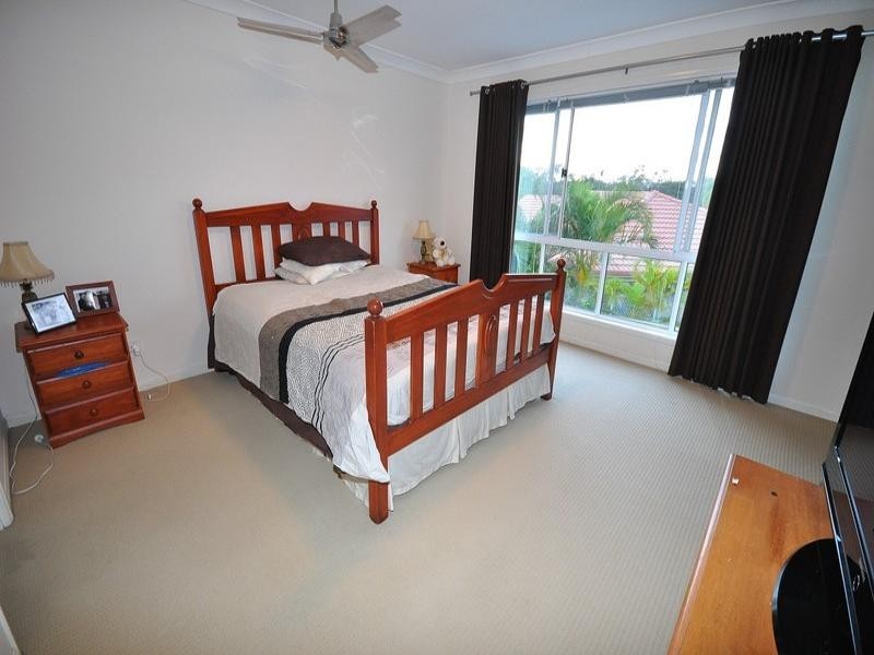 18 Maltravers Drive, Arundel QLD 4214