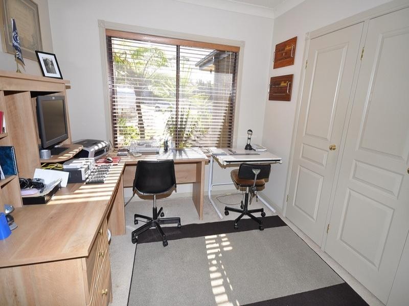 11 London Chase, Arundel QLD 4214