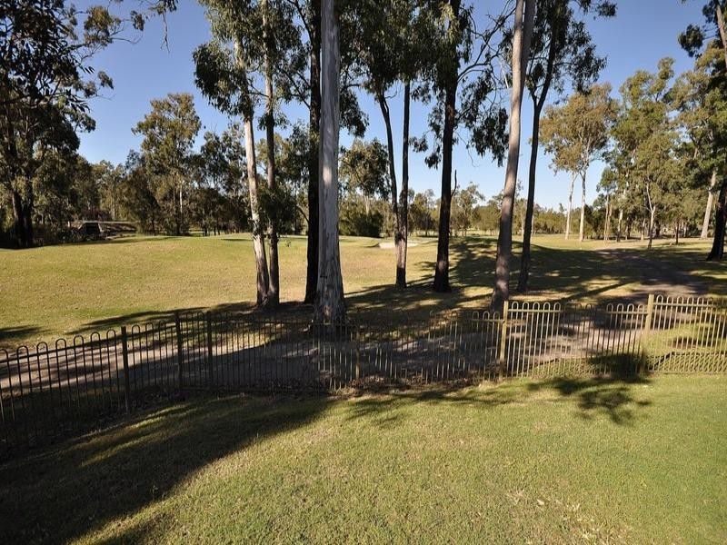 11 London Chase, Arundel QLD 4214