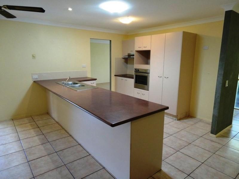 15 Oak Hill Crescent, Parkwood QLD 4214