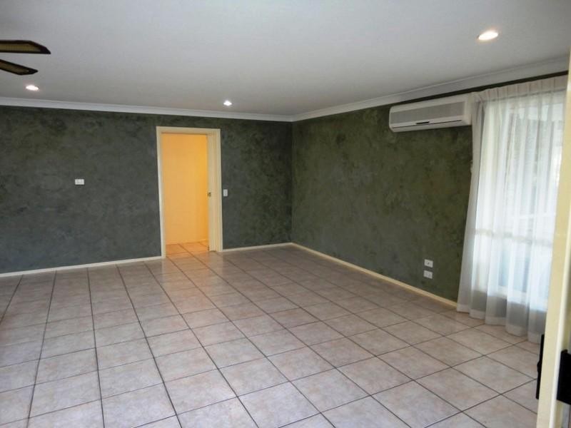 15 Oak Hill Crescent, Parkwood QLD 4214