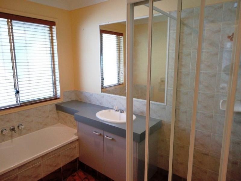 15 Oak Hill Crescent, Parkwood QLD 4214