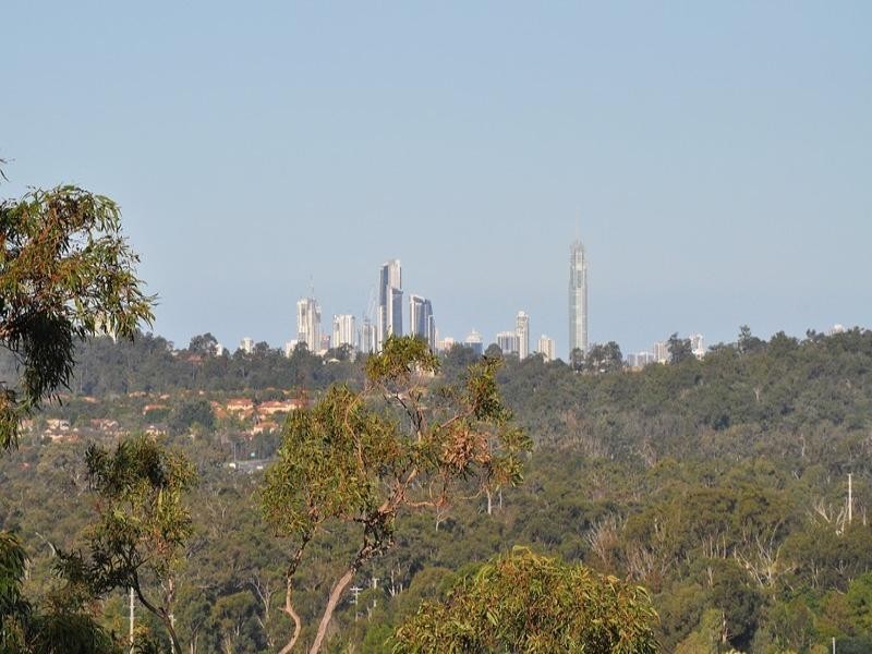 35 Midway Terrace, Pacific Pines QLD 4211