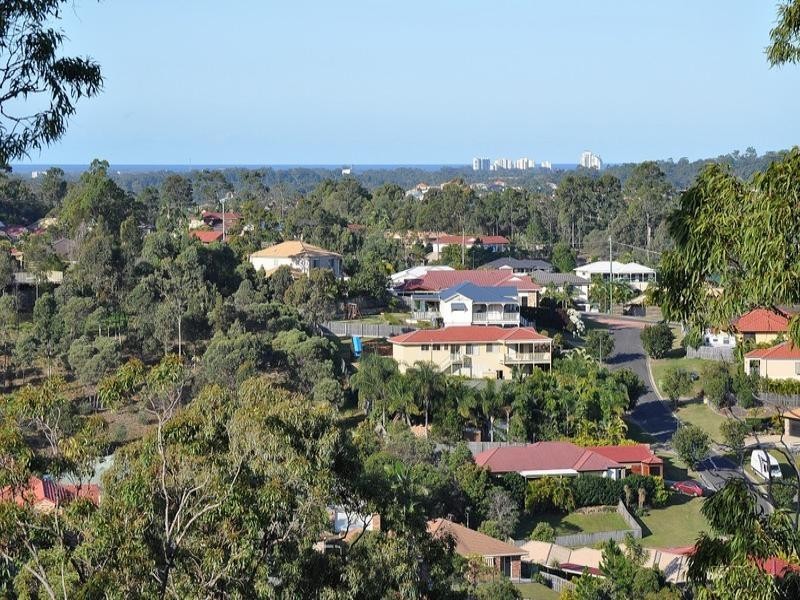 35 Midway Terrace, Pacific Pines QLD 4211