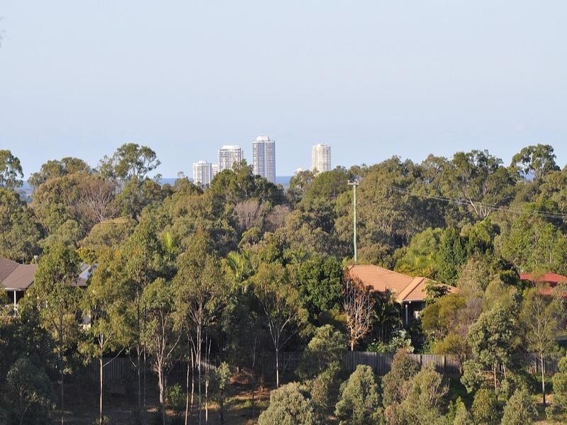 35 Midway Terrace, Pacific Pines QLD 4211