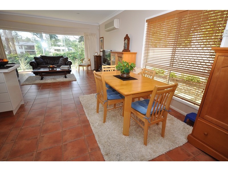 35 Chichester Drive, Arundel QLD 4214