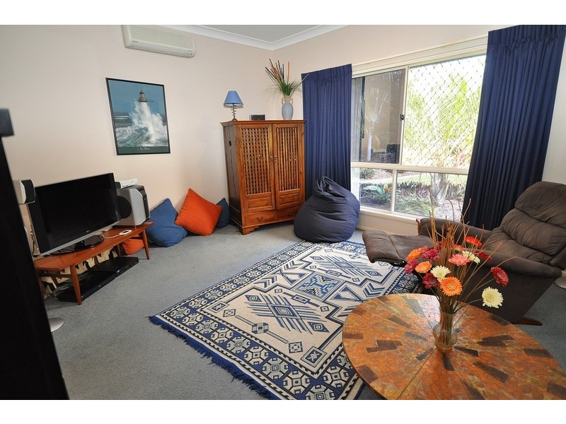 35 Chichester Drive, Arundel QLD 4214