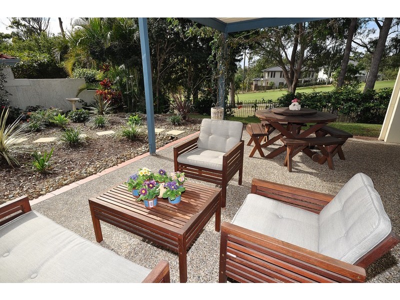 35 Chichester Drive, Arundel QLD 4214