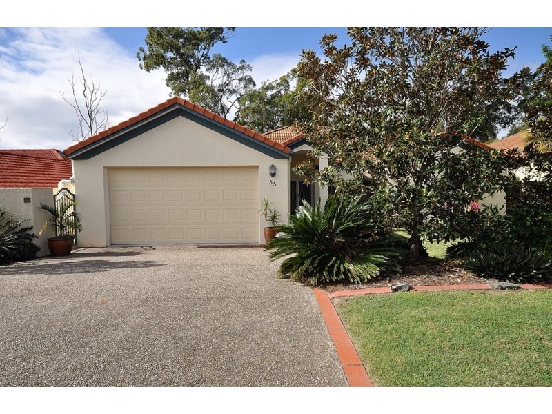 35 Chichester Drive, Arundel QLD 4214