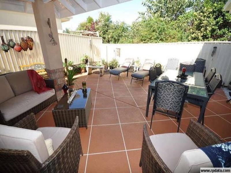 28 Leighanne Crescent, Arundel QLD 4214