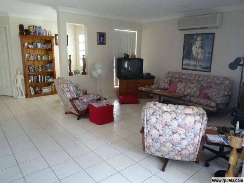 28 Leighanne Crescent, Arundel QLD 4214