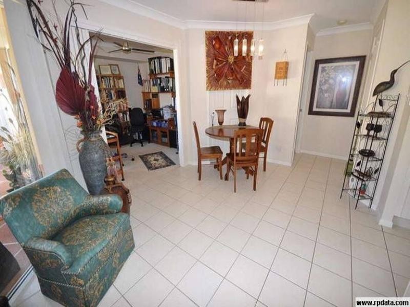 28 Leighanne Crescent, Arundel QLD 4214