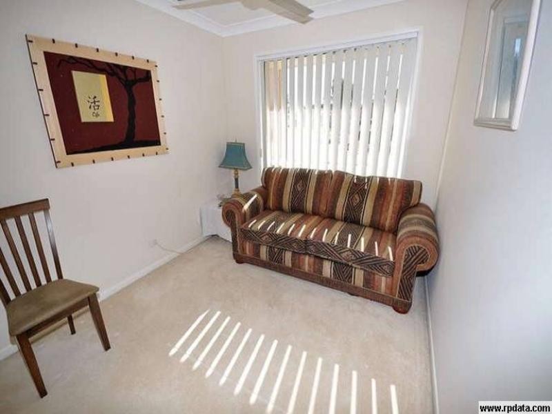 28 Leighanne Crescent, Arundel QLD 4214
