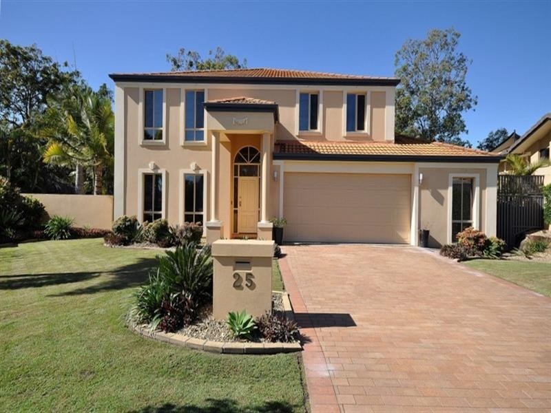 25 Hazel Court, Arundel QLD 4214