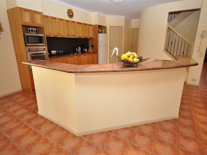 25 Hazel Court, Arundel QLD 4214