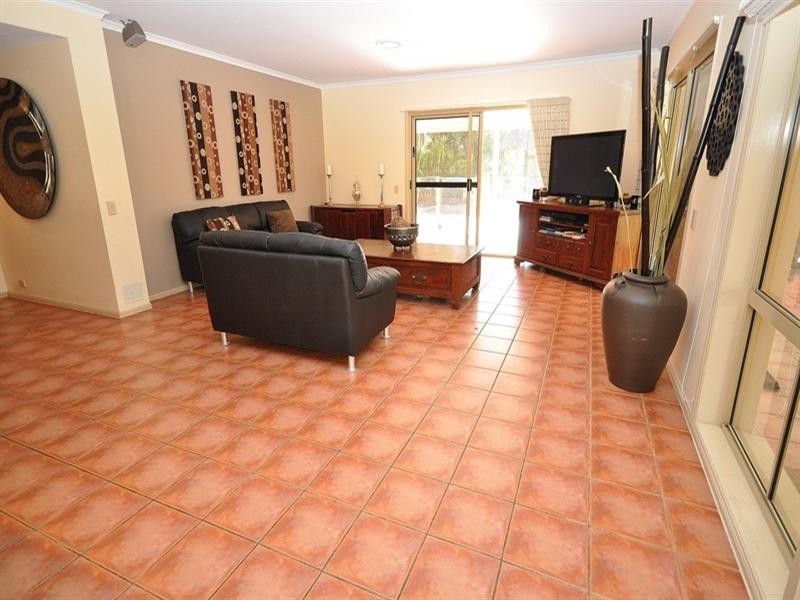 25 Hazel Court, Arundel QLD 4214