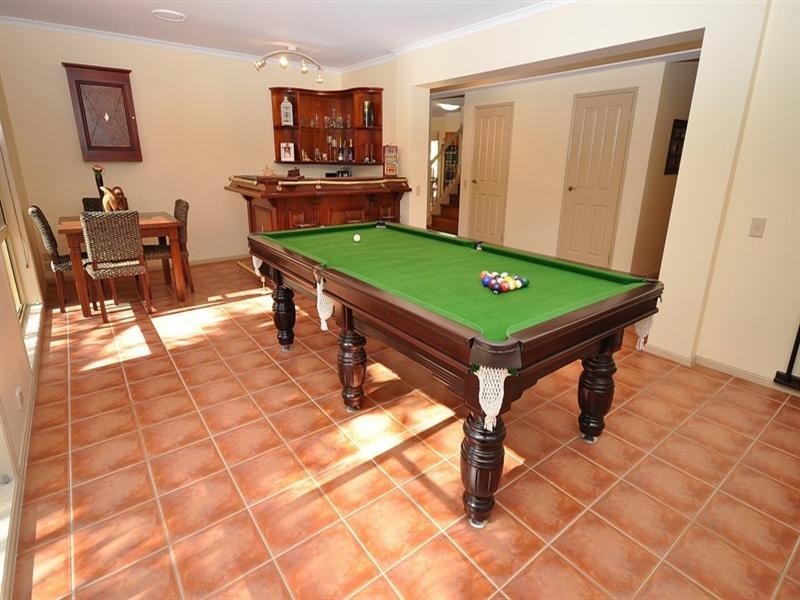 25 Hazel Court, Arundel QLD 4214