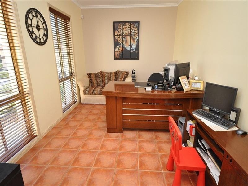 25 Hazel Court, Arundel QLD 4214