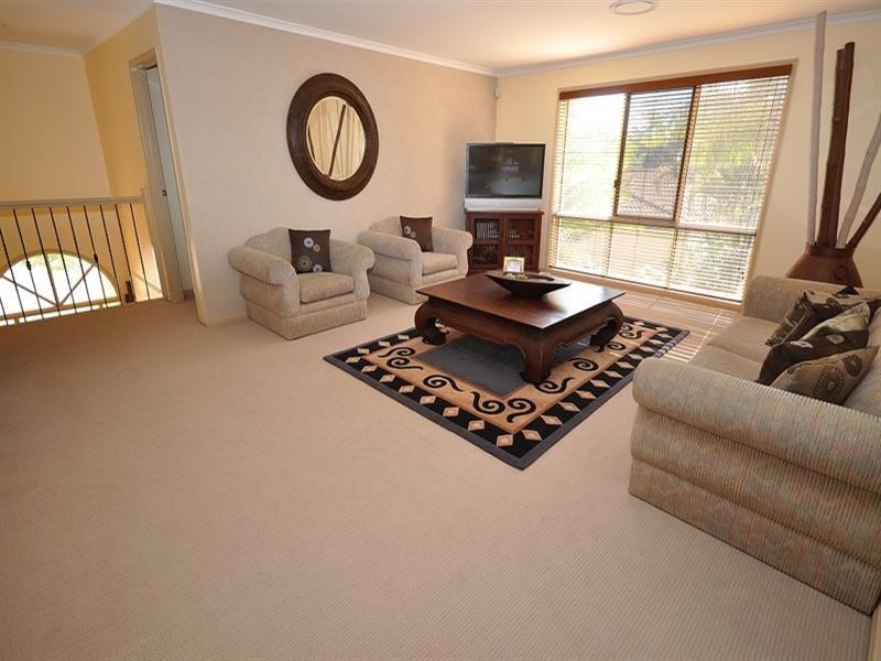 25 Hazel Court, Arundel QLD 4214