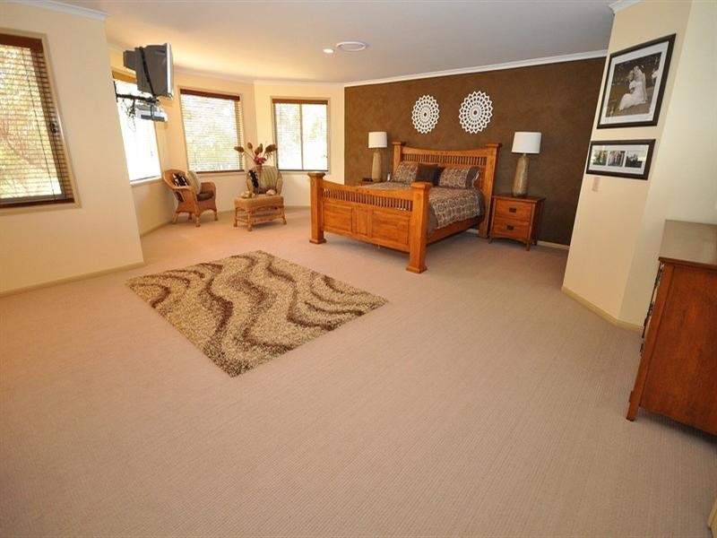 25 Hazel Court, Arundel QLD 4214