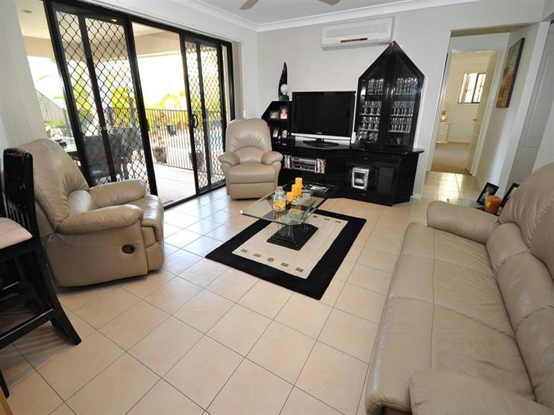 47 Golden Bear Drive, Arundel QLD 4214