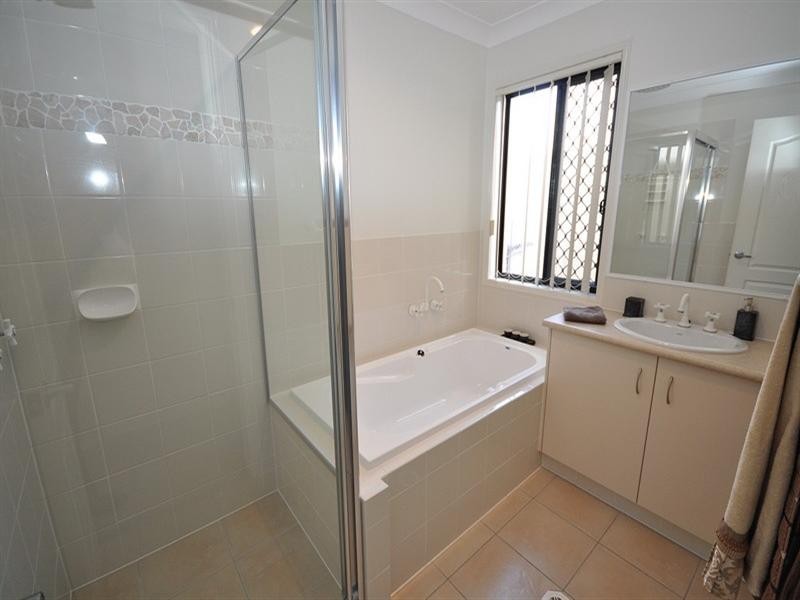 47 Golden Bear Drive, Arundel QLD 4214