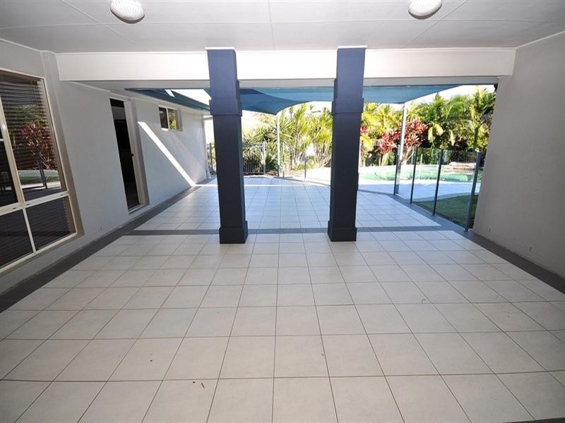 3 Worthing Court, Arundel QLD 4214