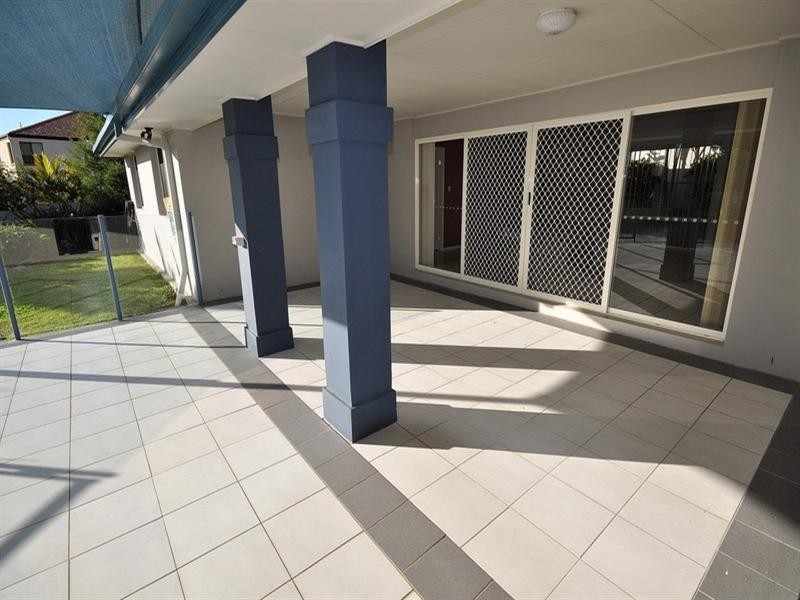 3 Worthing Court, Arundel QLD 4214