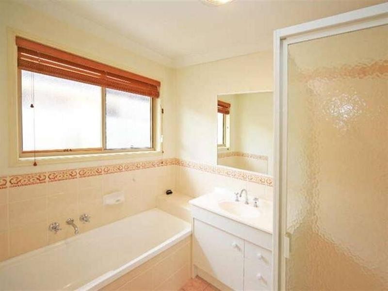 181 Greenacre Drive, Arundel QLD 4214