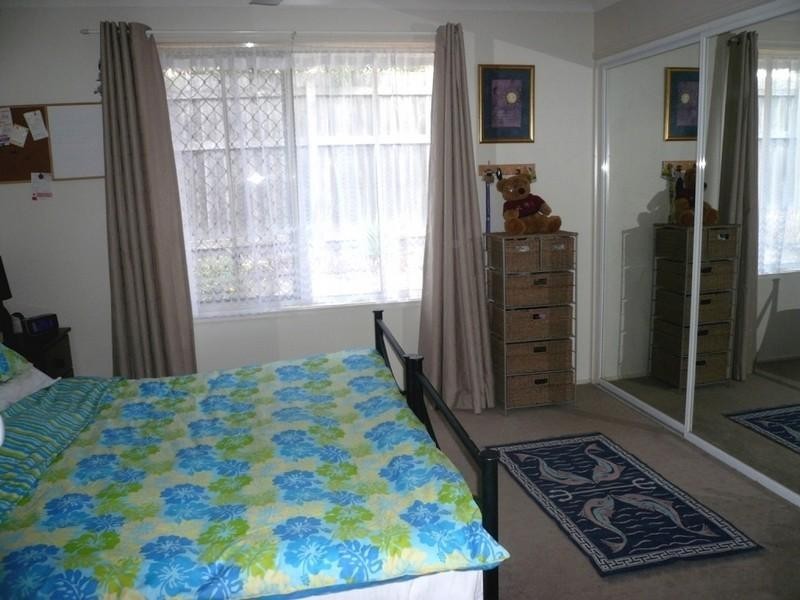 1/4 Joshua Close, Arundel QLD 4214