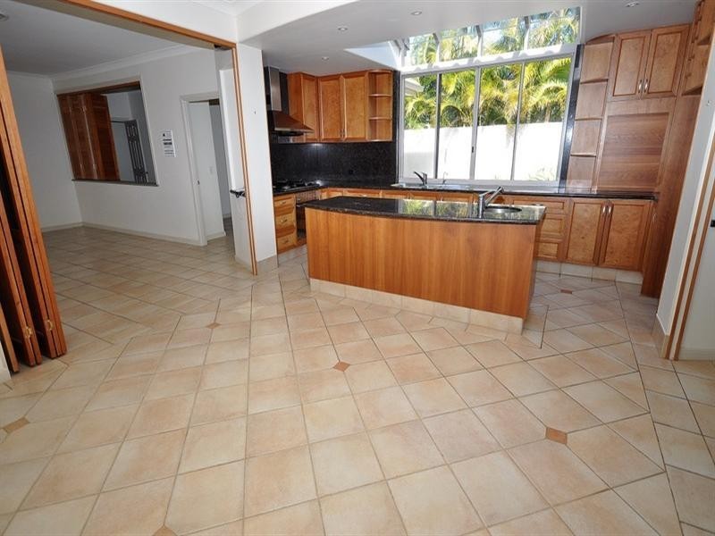 9 Waterwood Court, Arundel QLD 4214