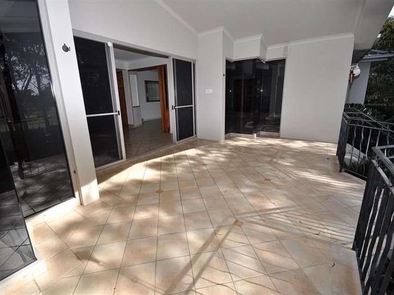 9 Waterwood Court, Arundel QLD 4214