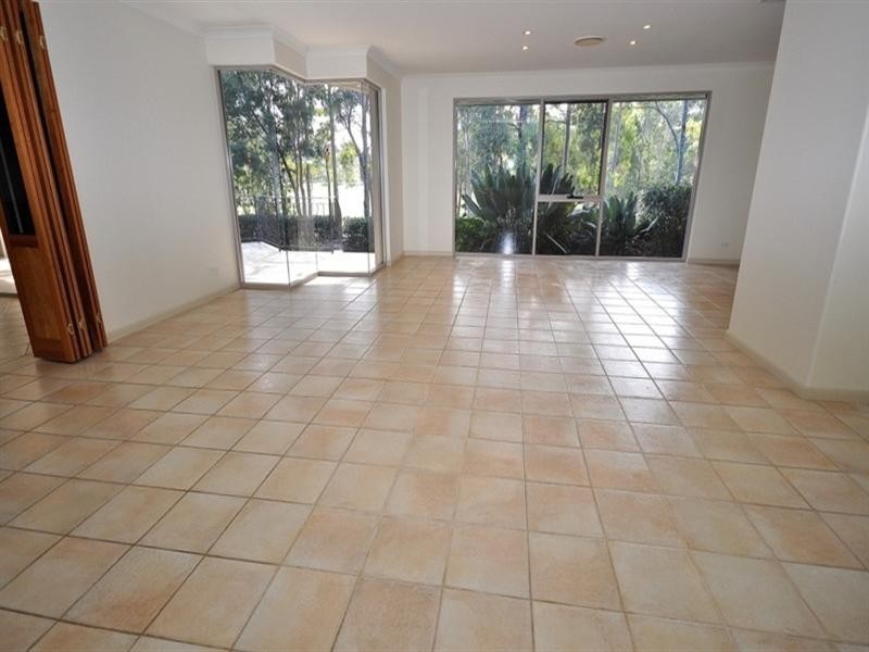 9 Waterwood Court, Arundel QLD 4214