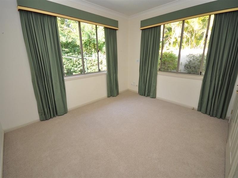 9 Waterwood Court, Arundel QLD 4214