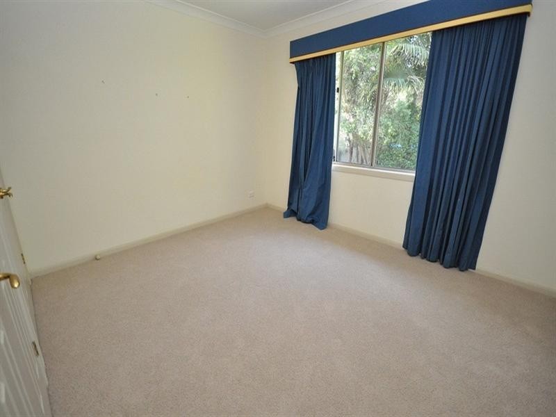 9 Waterwood Court, Arundel QLD 4214