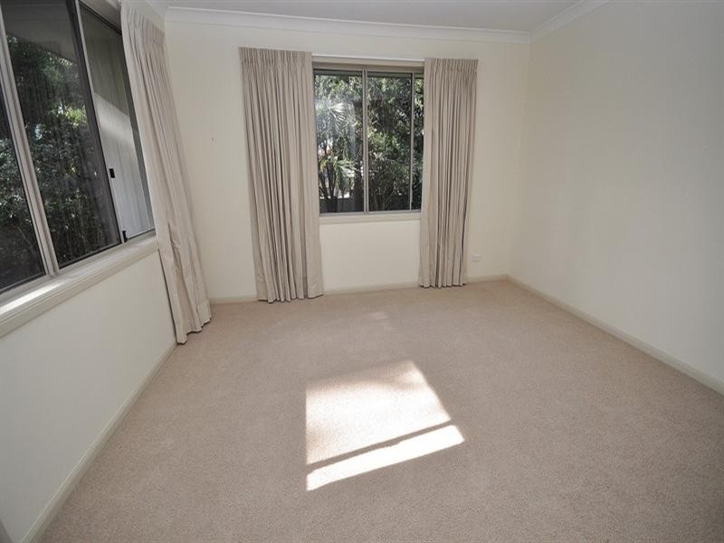 9 Waterwood Court, Arundel QLD 4214